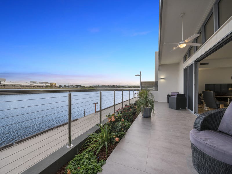 Houses for Sale in Hope Island, QLD 4212