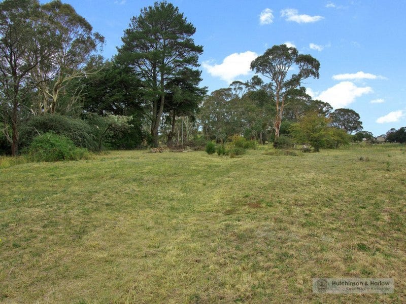 8 Elder Lane, Black Mountain, NSW 2365