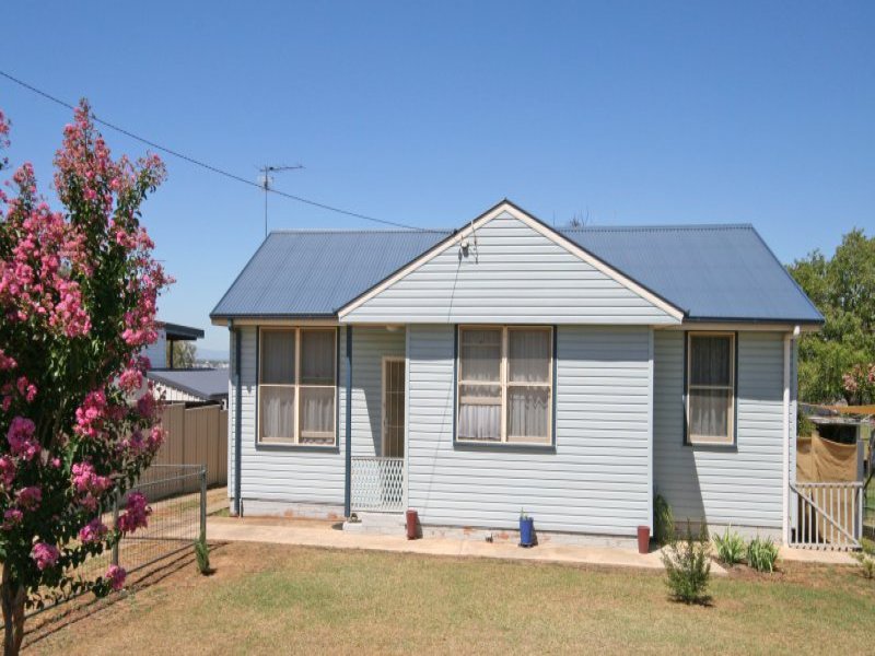 5 Peel Street, Tamworth, NSW 2340 Property Details