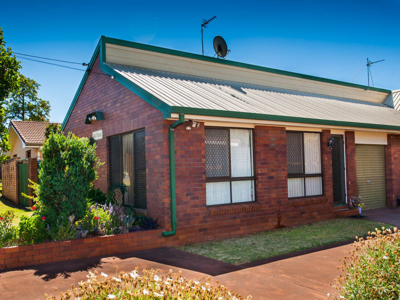 1/5 Doherty Street, Rockville, QLD 4350