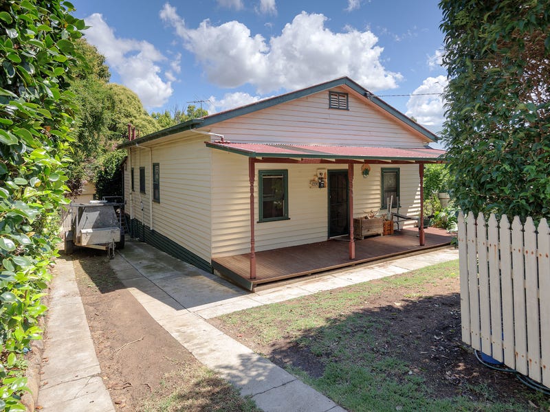 11 Barree Street, Tallangatta, Vic 3700 Property Details