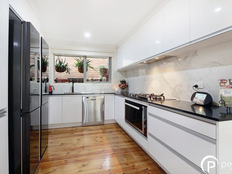 6 Hagen Drive, Berwick, Vic 3806 Property Details