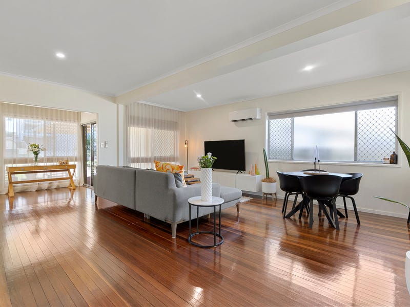 31 Arthur Street, Woody Point, QLD 4019