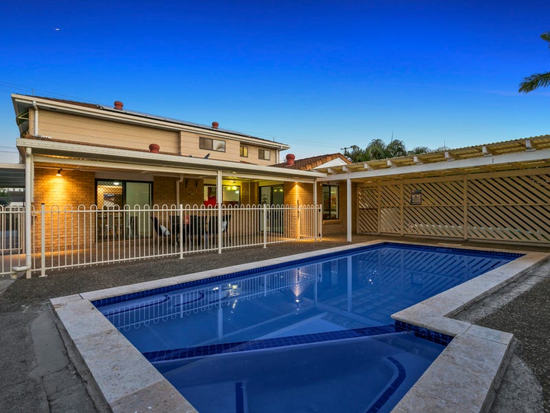 196 Bayview Street, Runaway Bay, QLD 4216