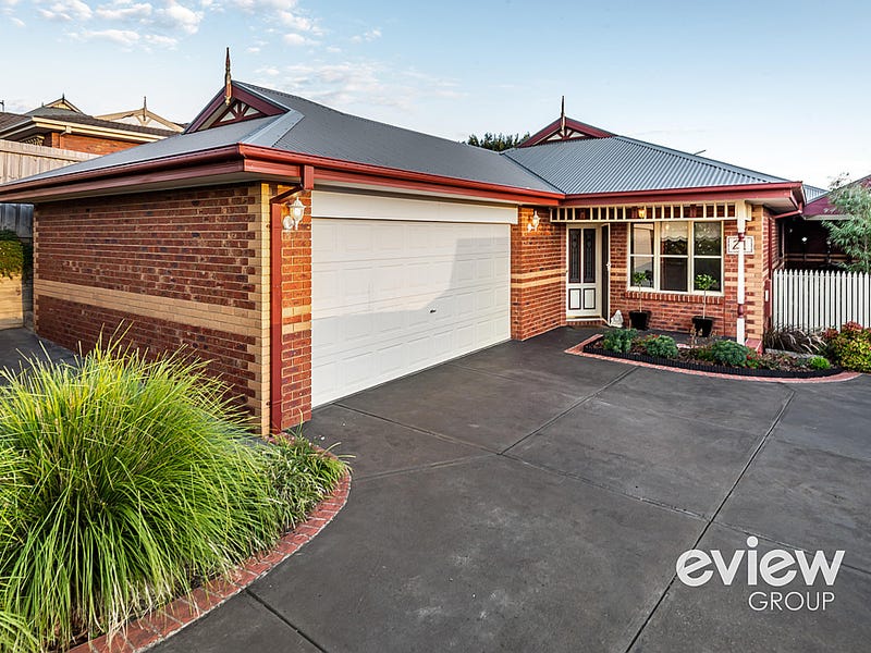 21 Highland Drive, Pakenham, Vic 3810 Property Details