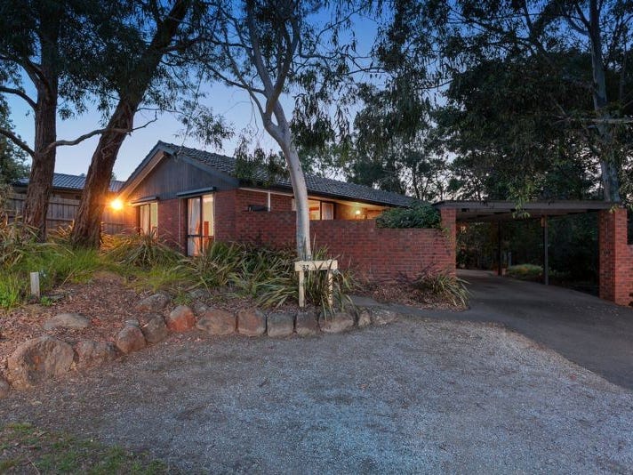 32 Jull Parade, Ringwood North, VIC 3134