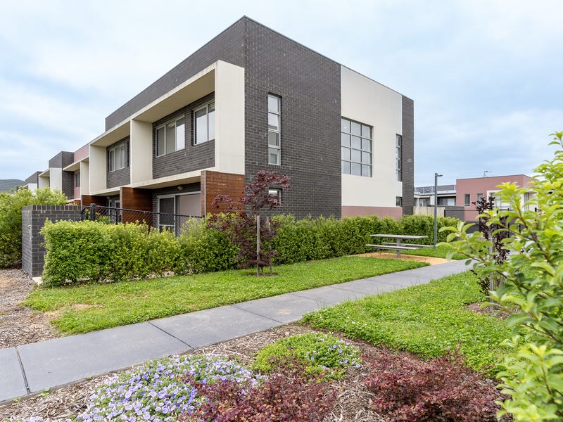 16 Chanter Terrace, Coombs, ACT 2611