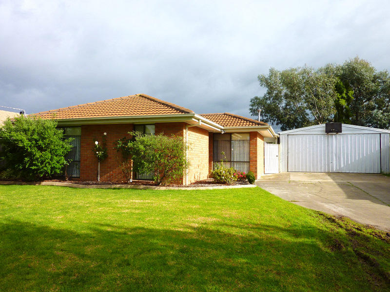 61 Barrington Drive, Pakenham, Vic 3810 Property Details