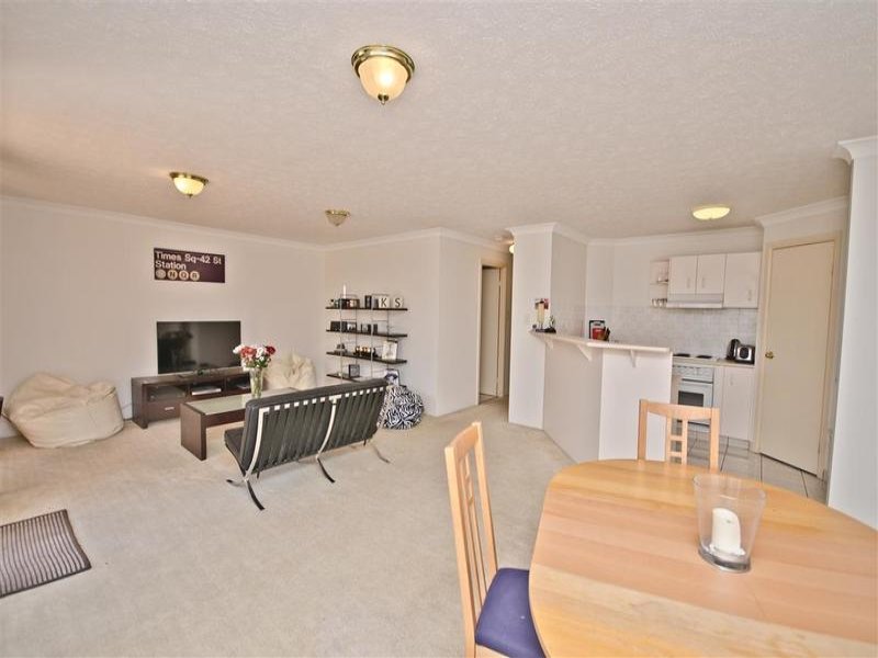 2/2 Stephens Street, Burleigh Heads, QLD 4220