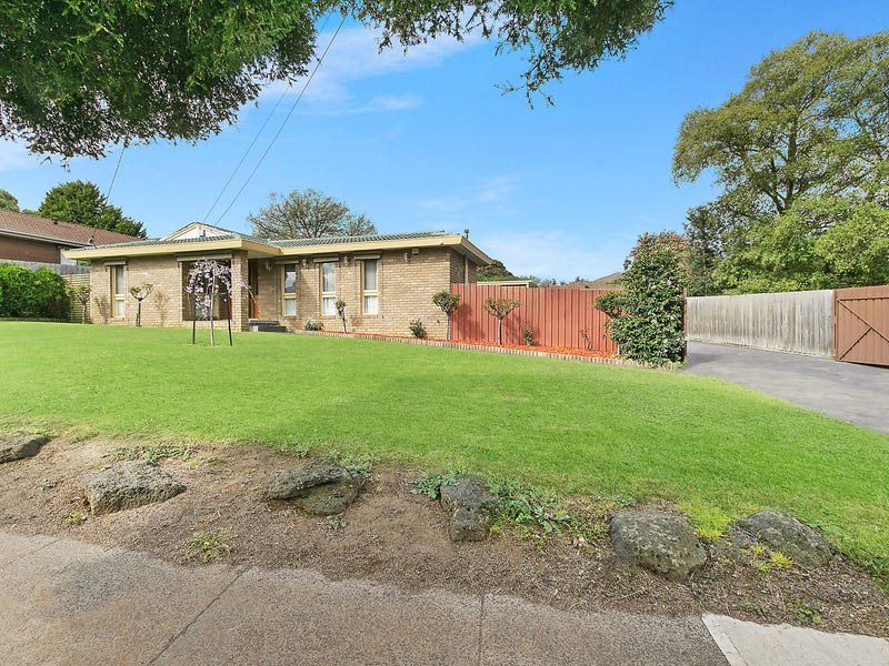 154 Hayrick Lane, Mooroolbark, Vic 3138 Property Details