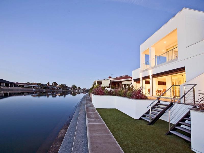 81A Lochside Drive, West Lakes, SA 5021