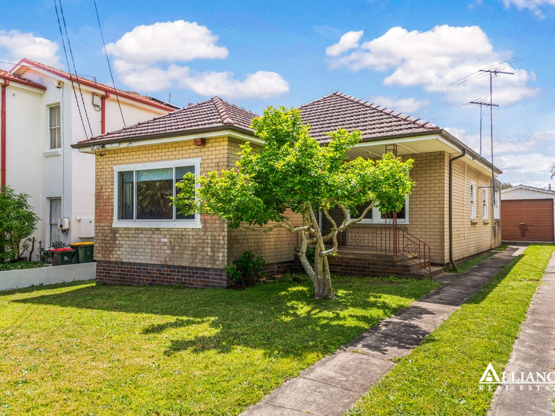 68 Clarendon Road, Peakhurst, NSW 2210