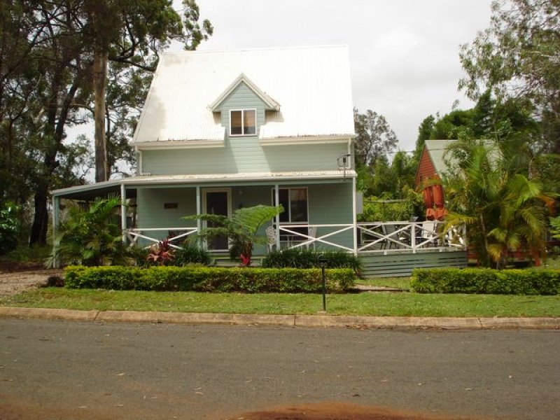 90 Treasure Island Avenue, Karragarra Island, QLD 4184