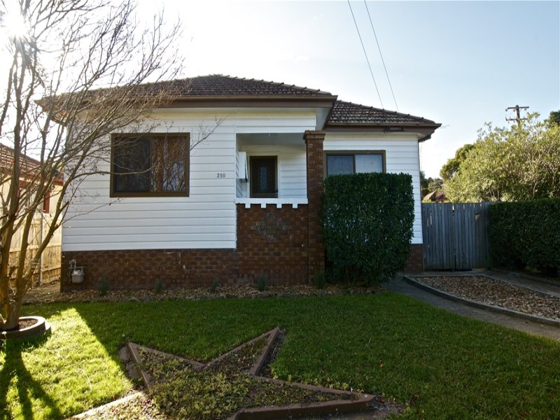 250 Gladstone Avenue, Mount Saint Thomas, NSW 2500