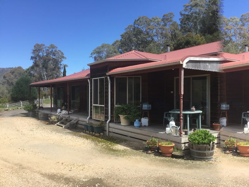 1, 34 Swinburnes Lane, Cheshunt, Vic 3678 Property Details