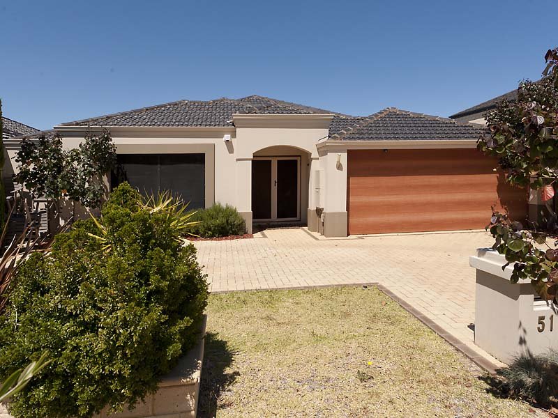 51 Lowan Loop, Karawara, WA 6152 - Property Details