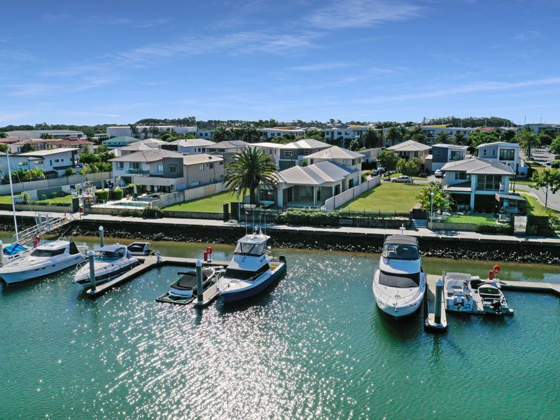 24 Harbour Rise, Hope Island, QLD 4212