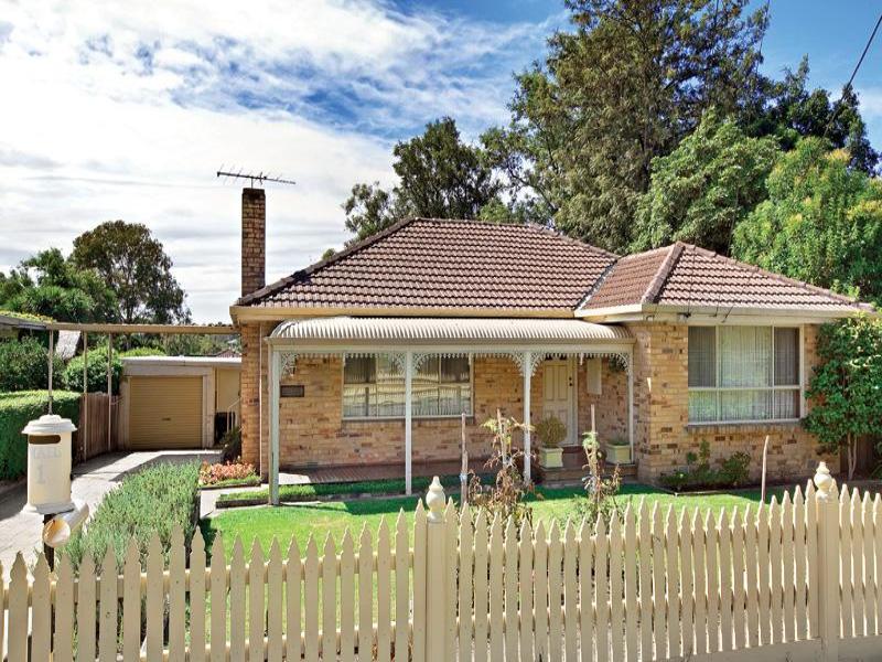 1 Ashwood Drive, Ashwood, Vic 3147 Property Details