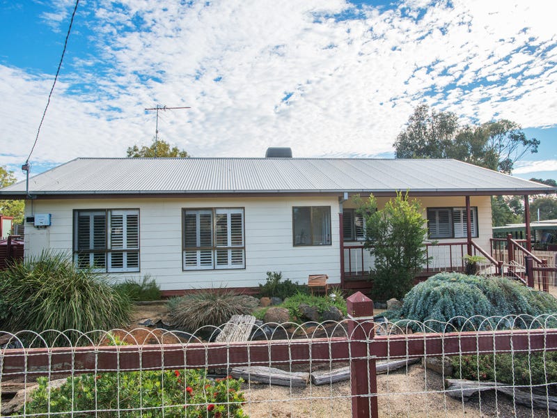 46 Steiglitz Street, Ballan, Vic 3342 Property Details