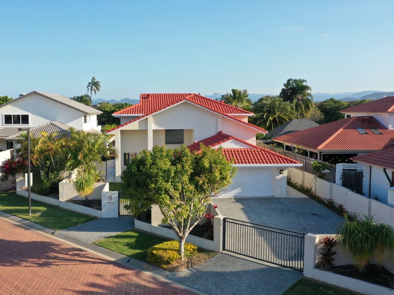 11 Meadowlake Drive, Carrara, Qld 4211 House for Rent