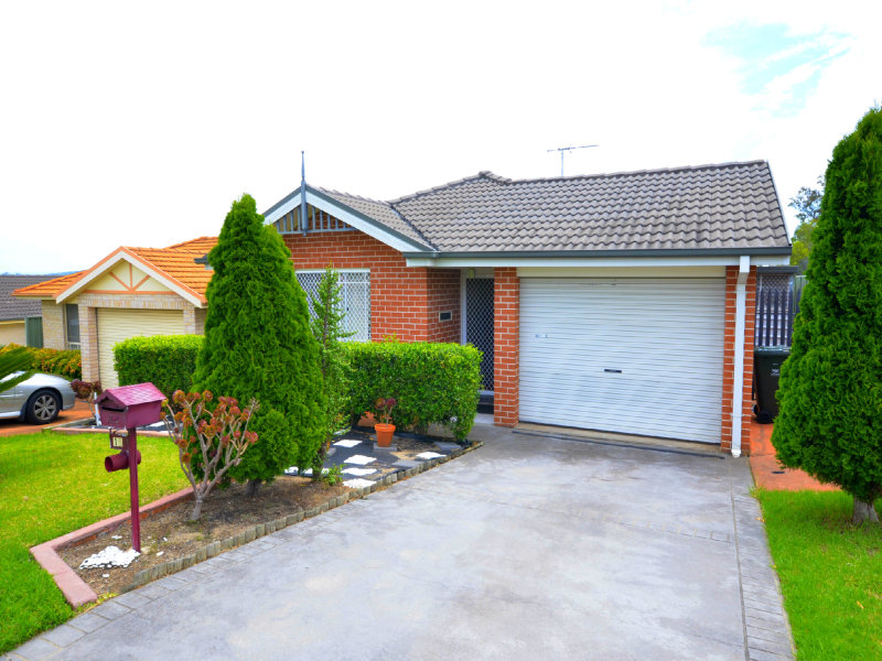 15 NORMAN DUNLOP CRESCENT, Minto, NSW 2566 Property Details