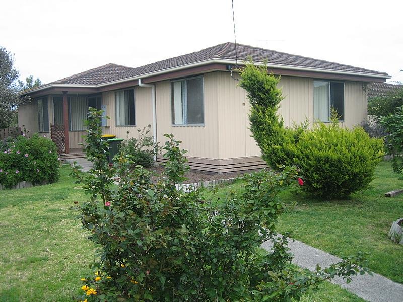11 Hyland Cres, Yarram, VIC 3971