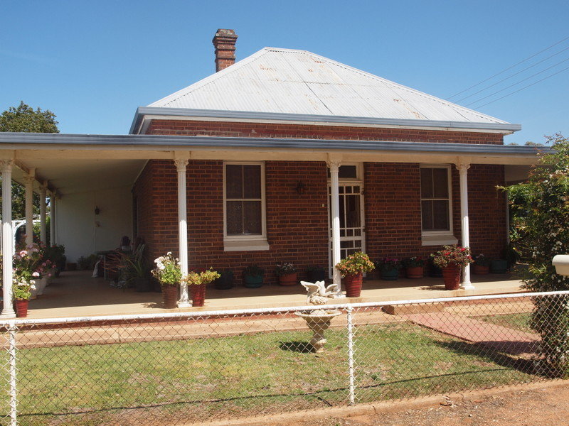 122 Polaris Street, Temora, NSW 2666 Property Details