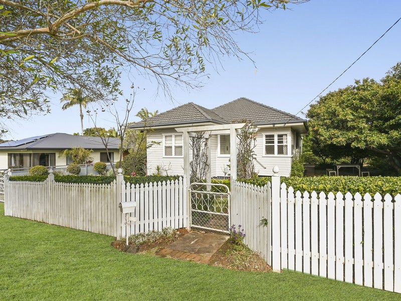 30 Joyce Street, South Toowoomba, QLD 4350