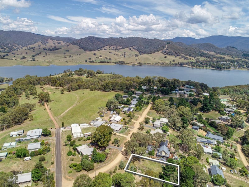 6 Trout Stream Way, Macs Cove, VIC 3723