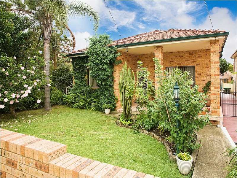 27 Penshurst Road, Roselands, NSW 2196