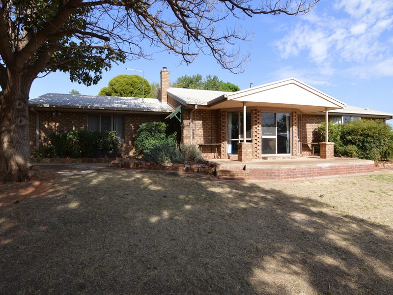 8 Lakeside Drive, Cabarita, Vic 3505 Property Details