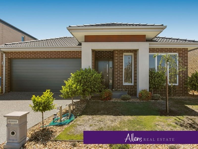 11 Riverstone Boulevard, Clyde North, VIC 3978