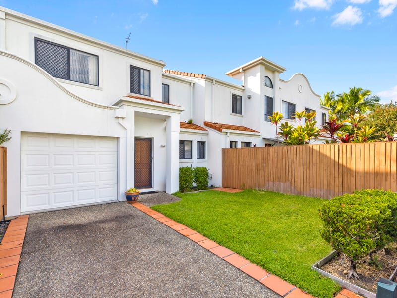 2/4 Scenic Avenue, Benowa, Qld 4217 - Townhouse for Sale - realestate.com.au 2/4 Scenic Avenue, Benowa, Qld 4217