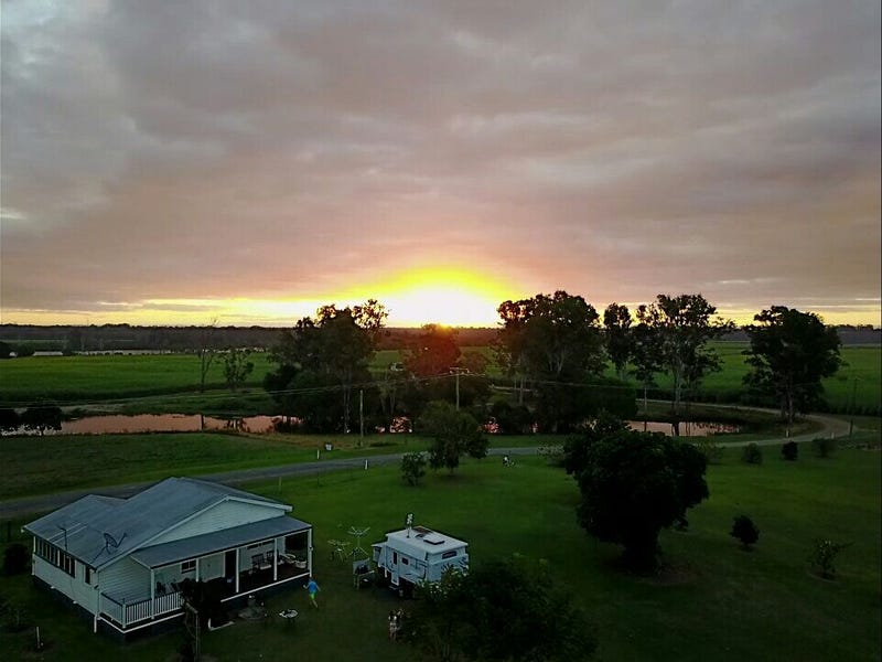 698 Walkers Point Road, Walkers Point, QLD 4650