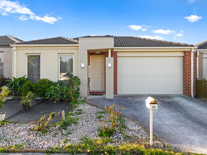 Houses for Sale in Narre Warren, VIC 3805