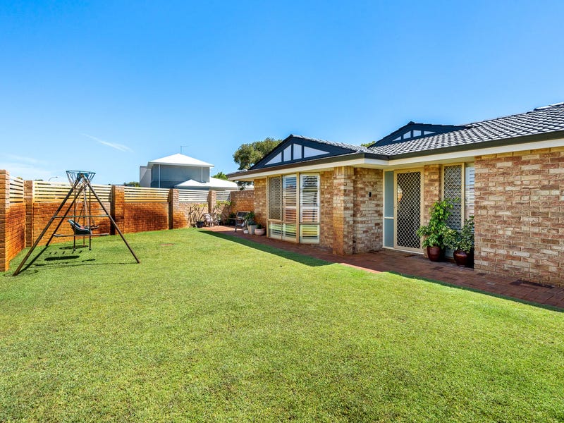 17 Crossland Way, Kardinya, WA 6163 House for Sale