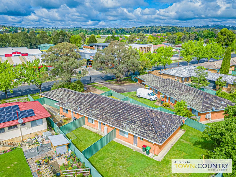 1, 2 & 3 11 Queen Elizabeth Drive, Armidale, NSW 2350 Duplex/Semi
