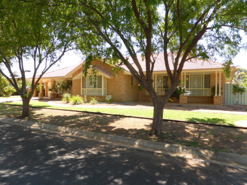 2 Angeleish Avenue, Parkes, NSW 2870 Property Details