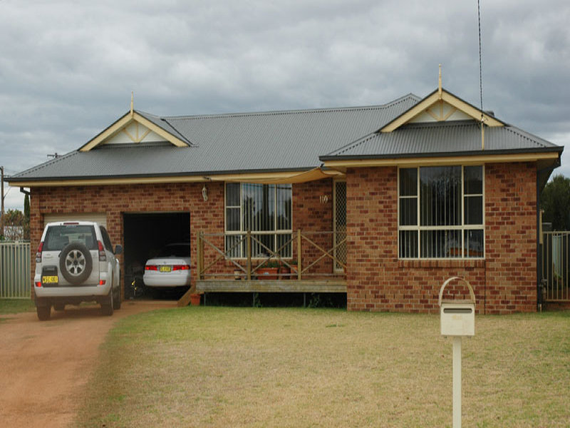 110 Moss Avenue, Narromine, NSW 2821