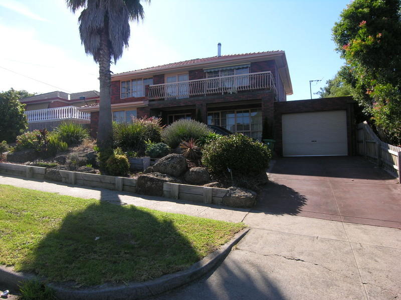 160 Hayrick Lane, Mooroolbark, Vic 3138 Property Details