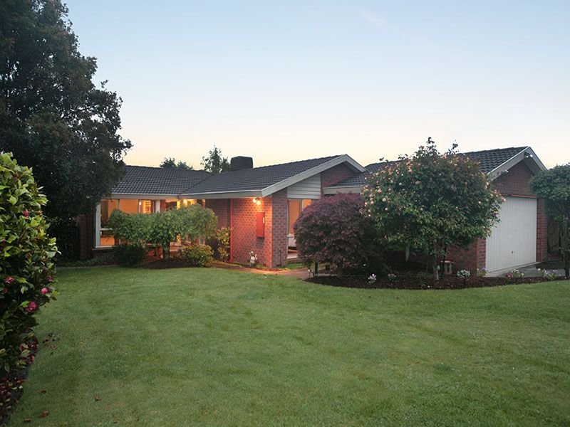 55 Alpine Way, Kilsyth, Vic 3137 Property Details