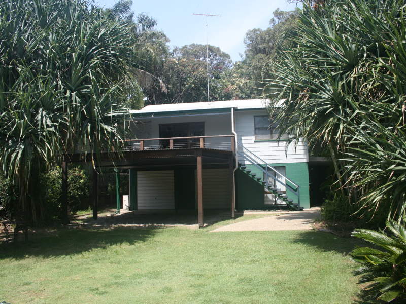 24 Booran Street, Point Lookout, QLD 4183