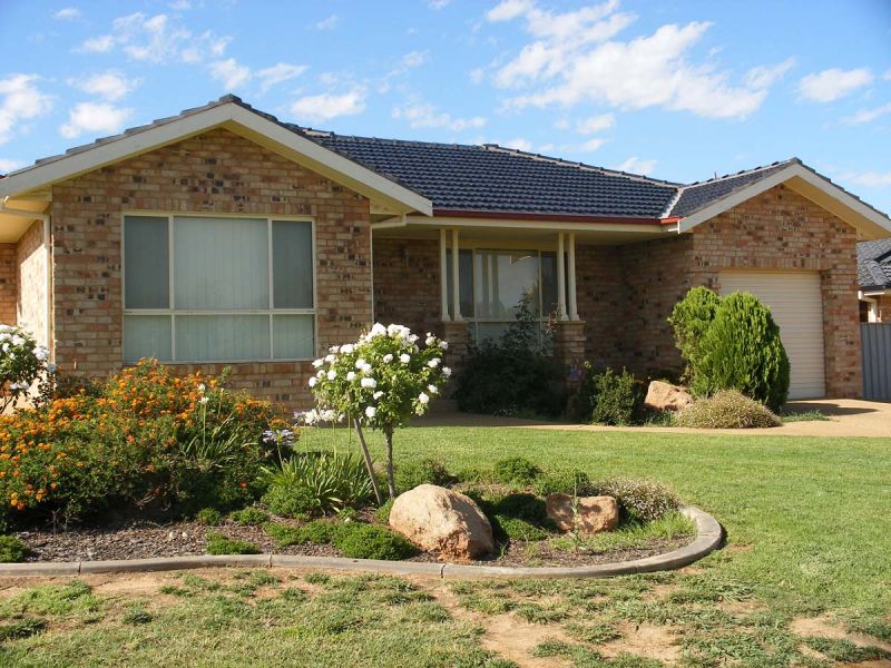 1/18 Bourkelands Drive, Bourkelands, NSW 2650