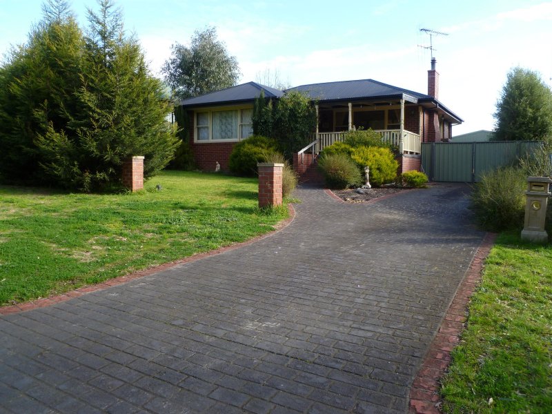 4 Burges Lane, Broadford, Vic 3658 Property Details