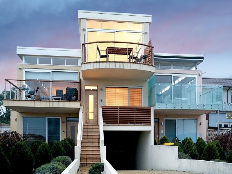 2/89 The Strand, Newport, Vic 3015 Property Details