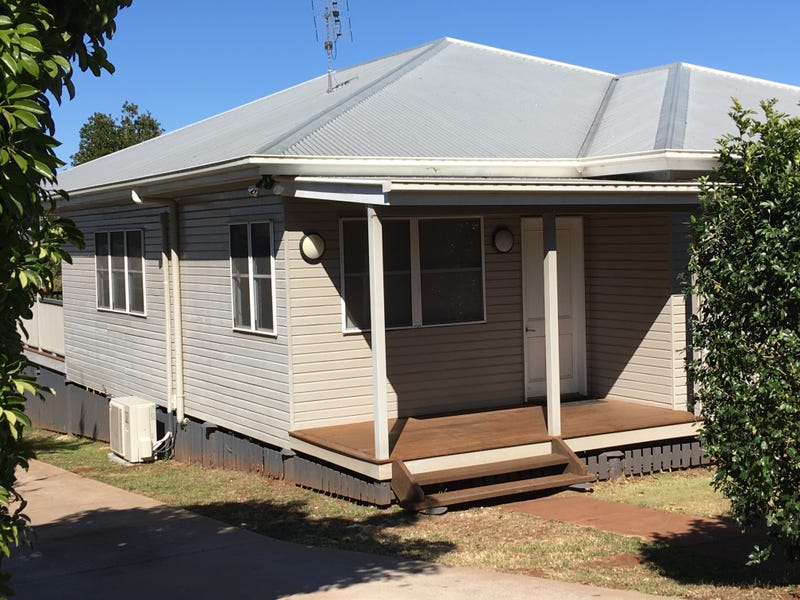 10 Alford Street Mount Lofty Qld 4350