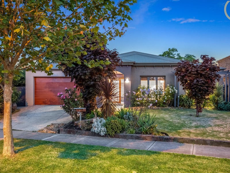 4 Moondarra Drive Berwick Vic 3806 Property Details