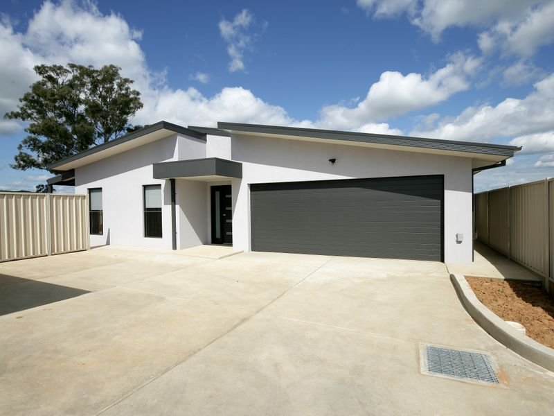 Unit 2/1 Cootamundra Boulevard, Estella, NSW 2650 Property Details