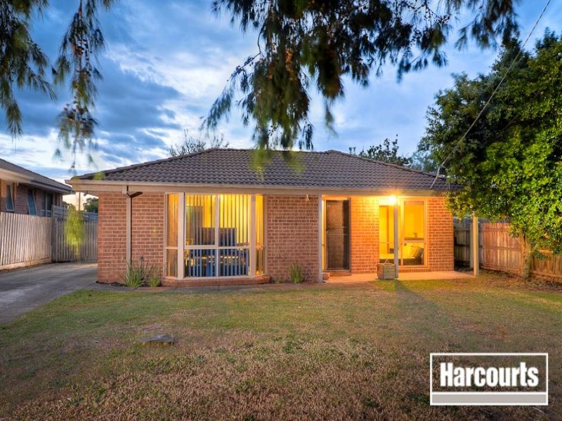 8 Charleville Court, Carrum Downs, VIC 3201