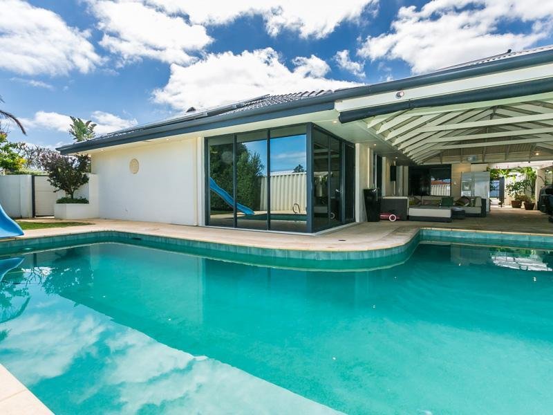 56 Harcourt Drive, Hillarys, WA 6025 Property Details